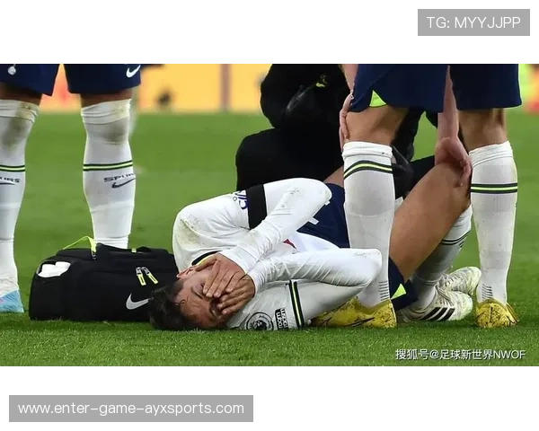 本坦库尔中场断球训练，短平快传球链被反复演练