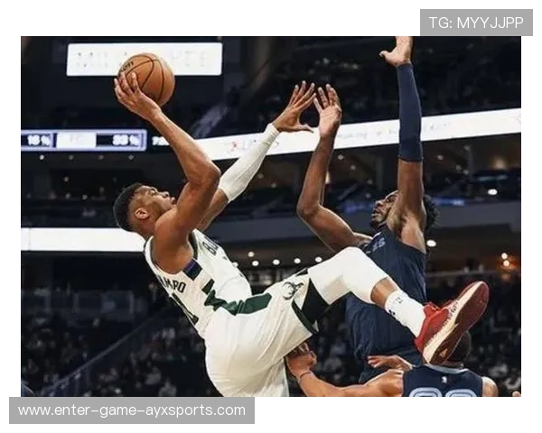 NBA雄鹿外线命中瞬间打停对手