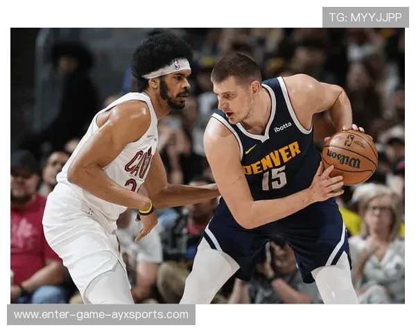 NBA掘金靠内线卡位形成压制,比分稳步扩大 NBA掘金靠内线卡位形成压制,比分稳步扩大